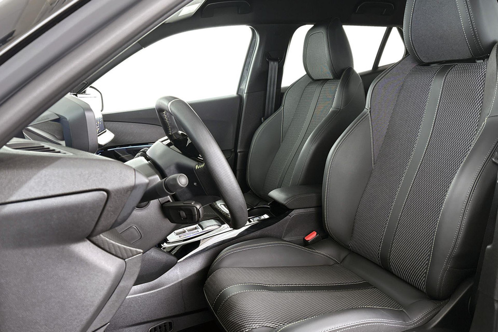 Peugeot e-2008 (JBT27J) met abonnement