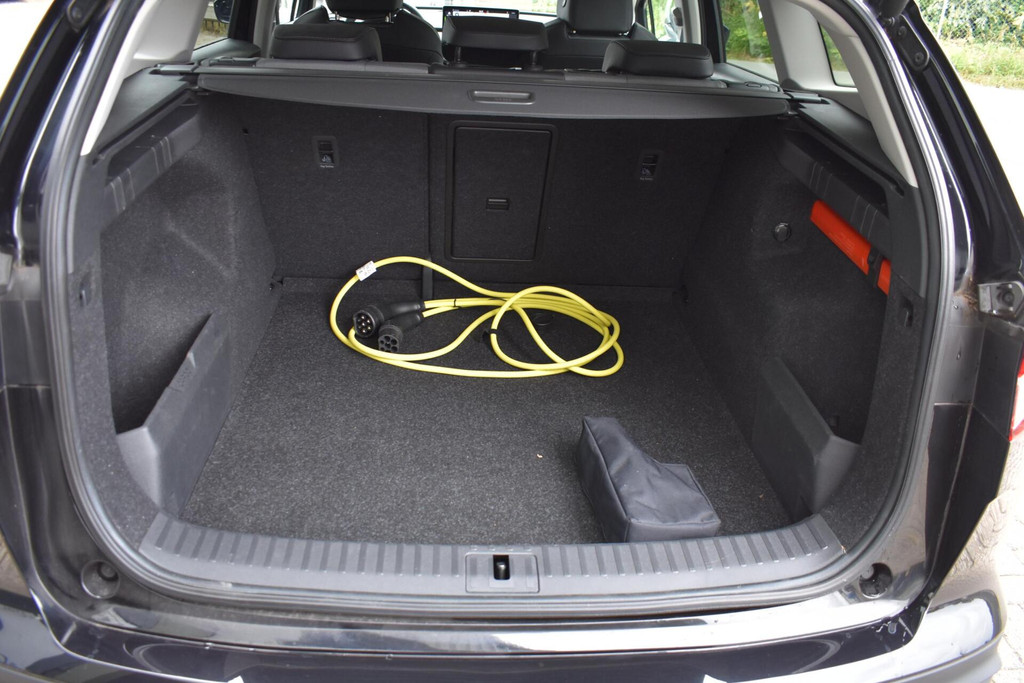 ŠKODA ENYAQ iV (S037KG) met abonnement