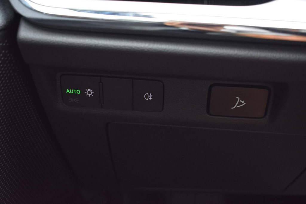 ŠKODA ENYAQ iV (S037KG) met abonnement