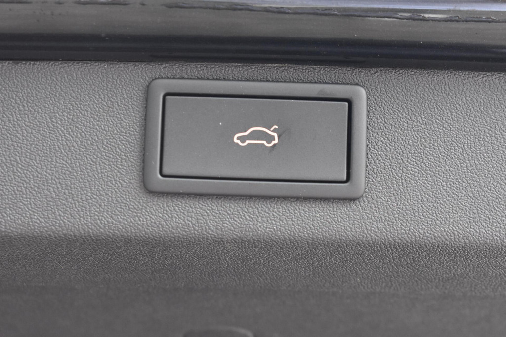 ŠKODA ENYAQ iV (S037KG) met abonnement