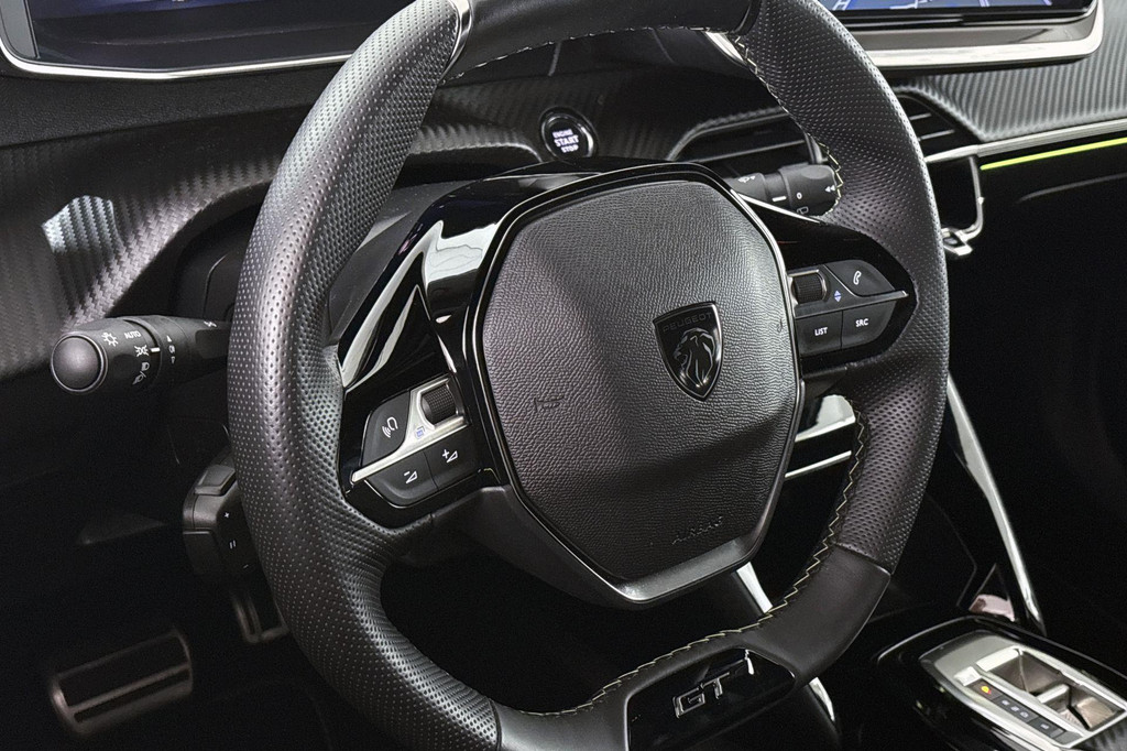 Peugeot e-2008 (HHH83L) met abonnement