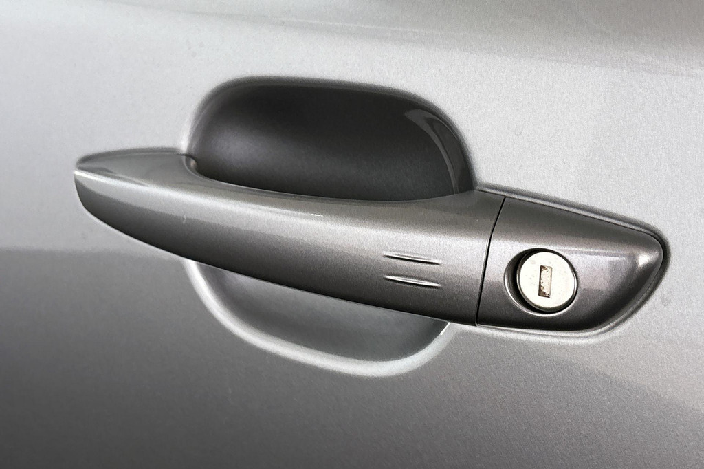 Peugeot e-2008 (HHH83L) met abonnement