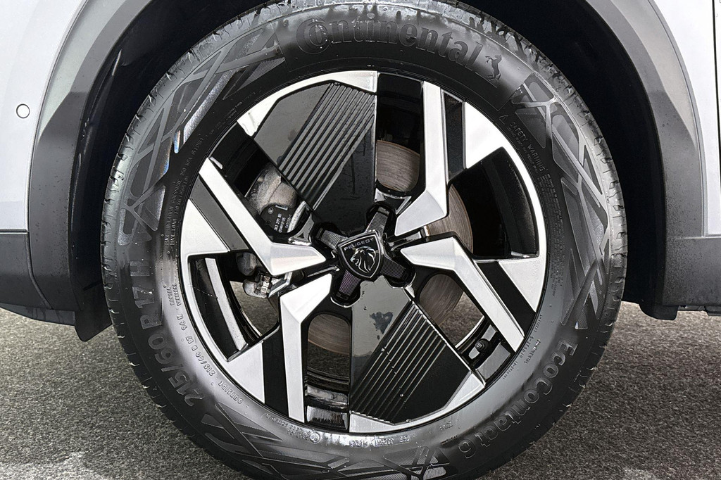Peugeot e-2008 (HHH83L) met abonnement