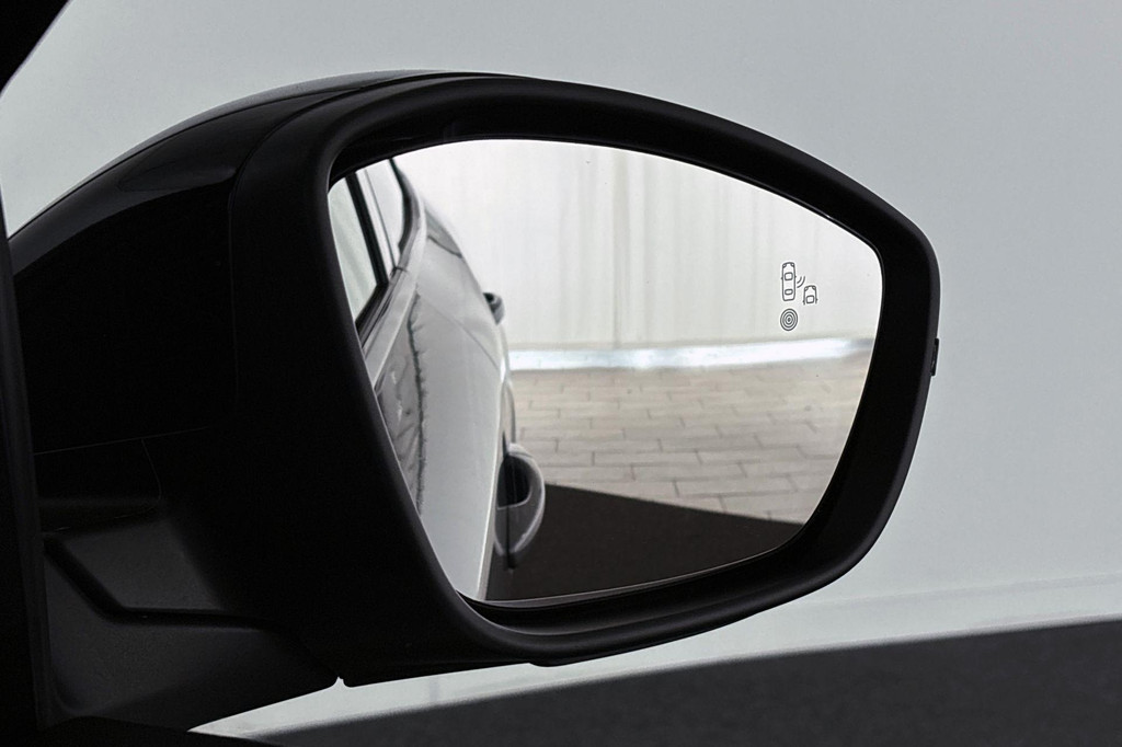 Peugeot e-2008 (HHH83L) met abonnement