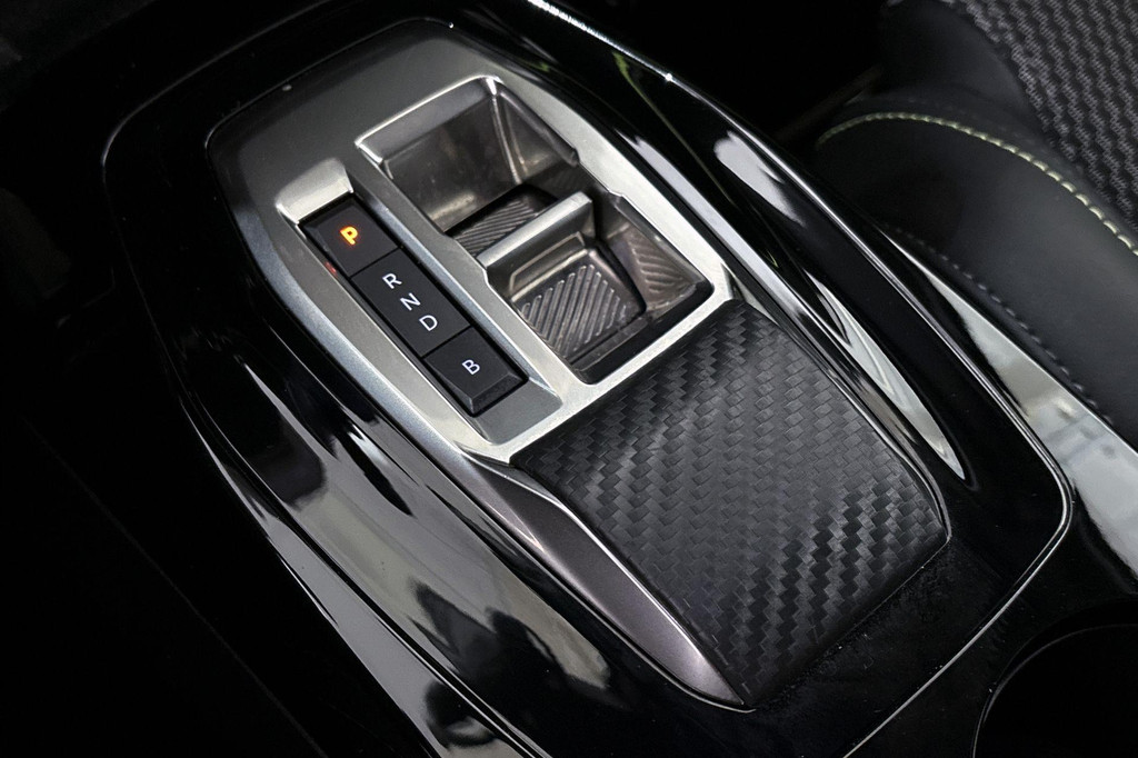 Peugeot e-2008 (HHH83L) met abonnement