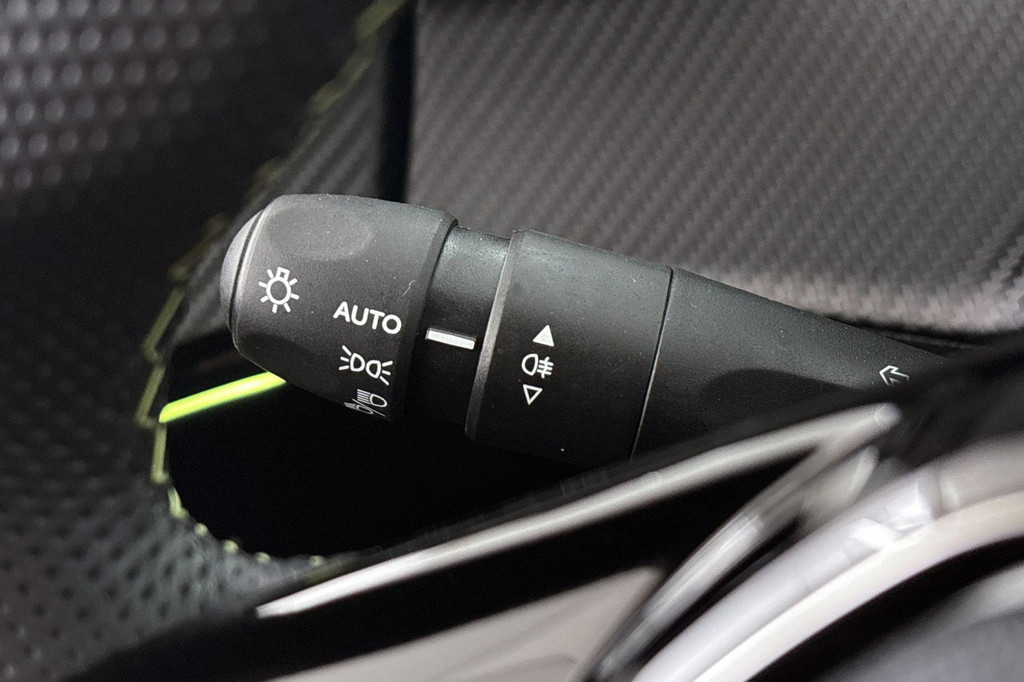 Peugeot e-2008 (HHH83L) met abonnement