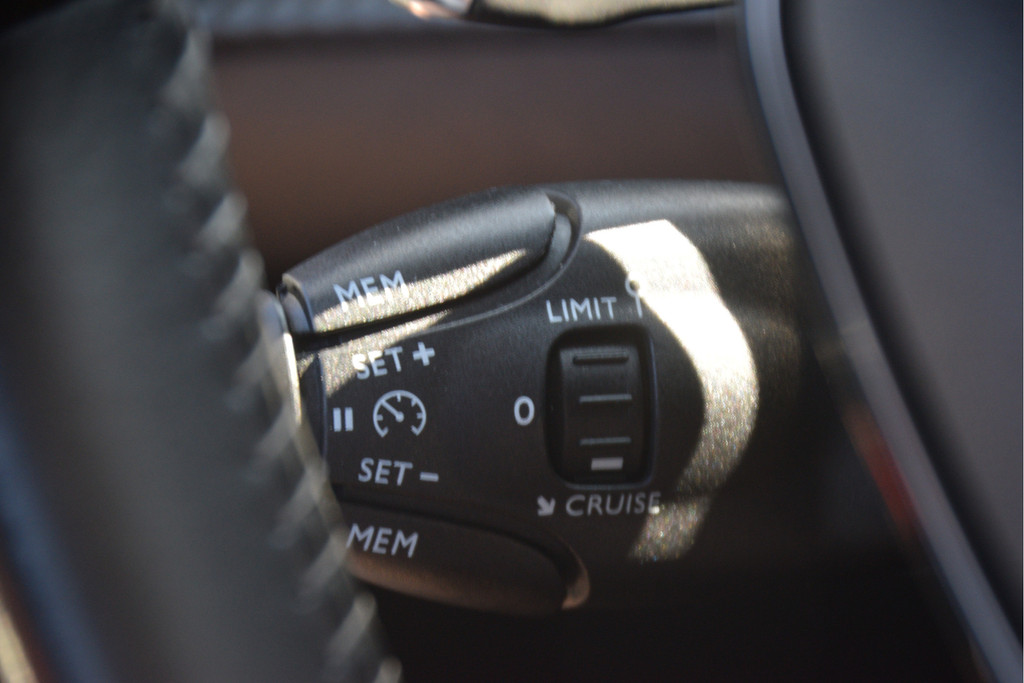 Peugeot 2008 (HFZ11K) met abonnement