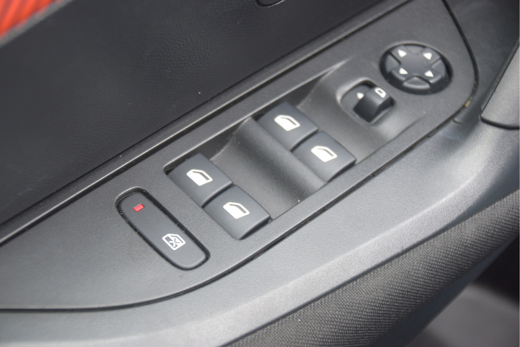 Peugeot 2008 (J256DX) met abonnement