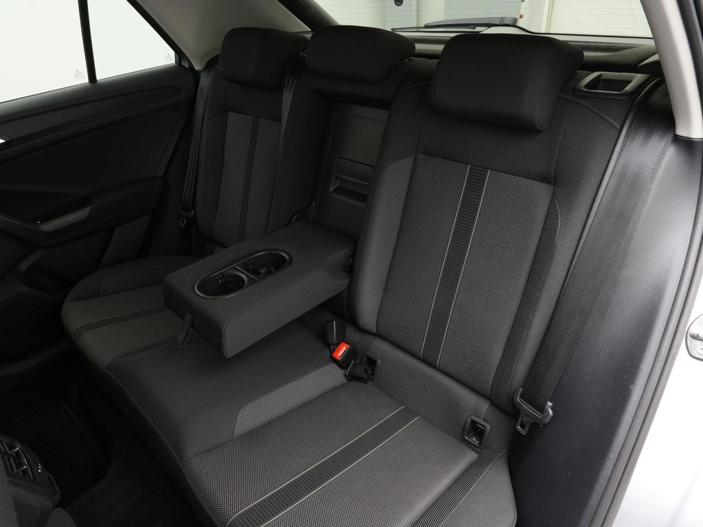 Volkswagen T-Roc (P503XJ) met abonnement