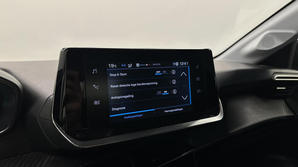Peugeot 208 (T618BS) met abonnement