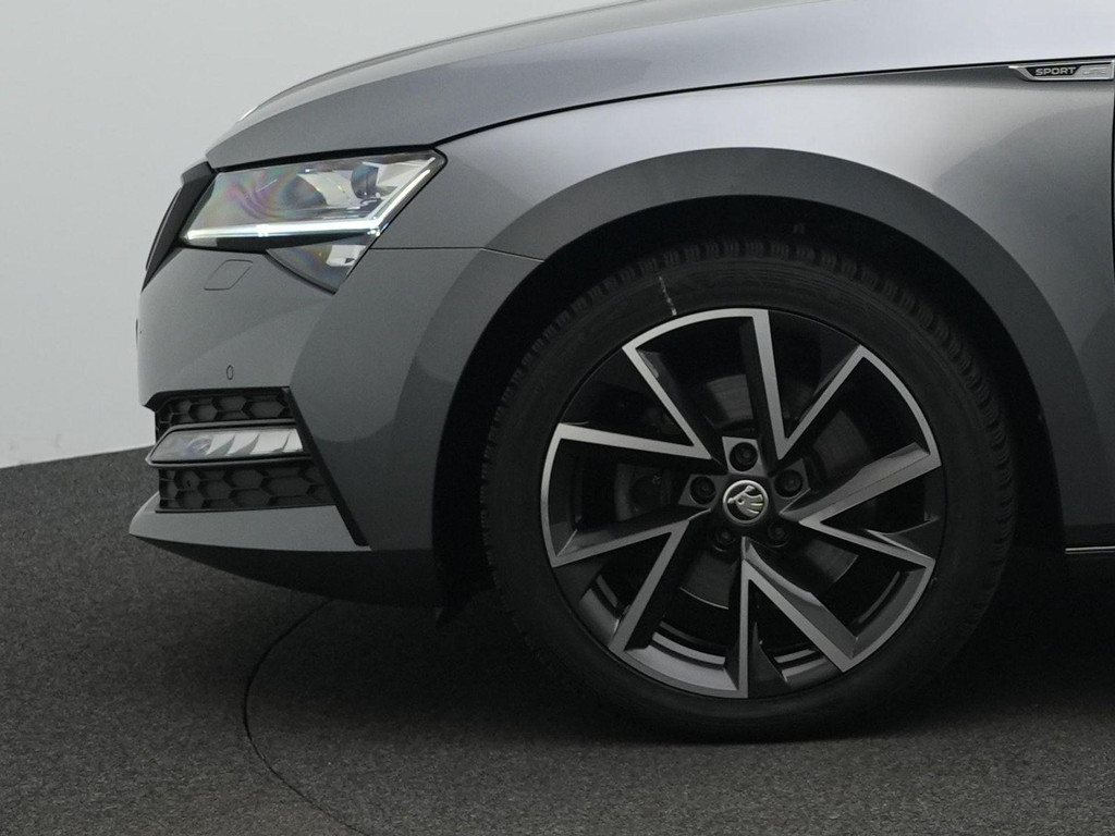 ŠKODA Superb (S549JK) met abonnement