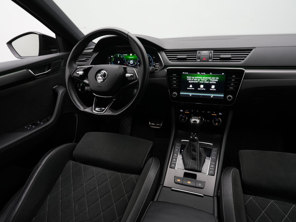ŠKODA Superb (S549JK) met abonnement