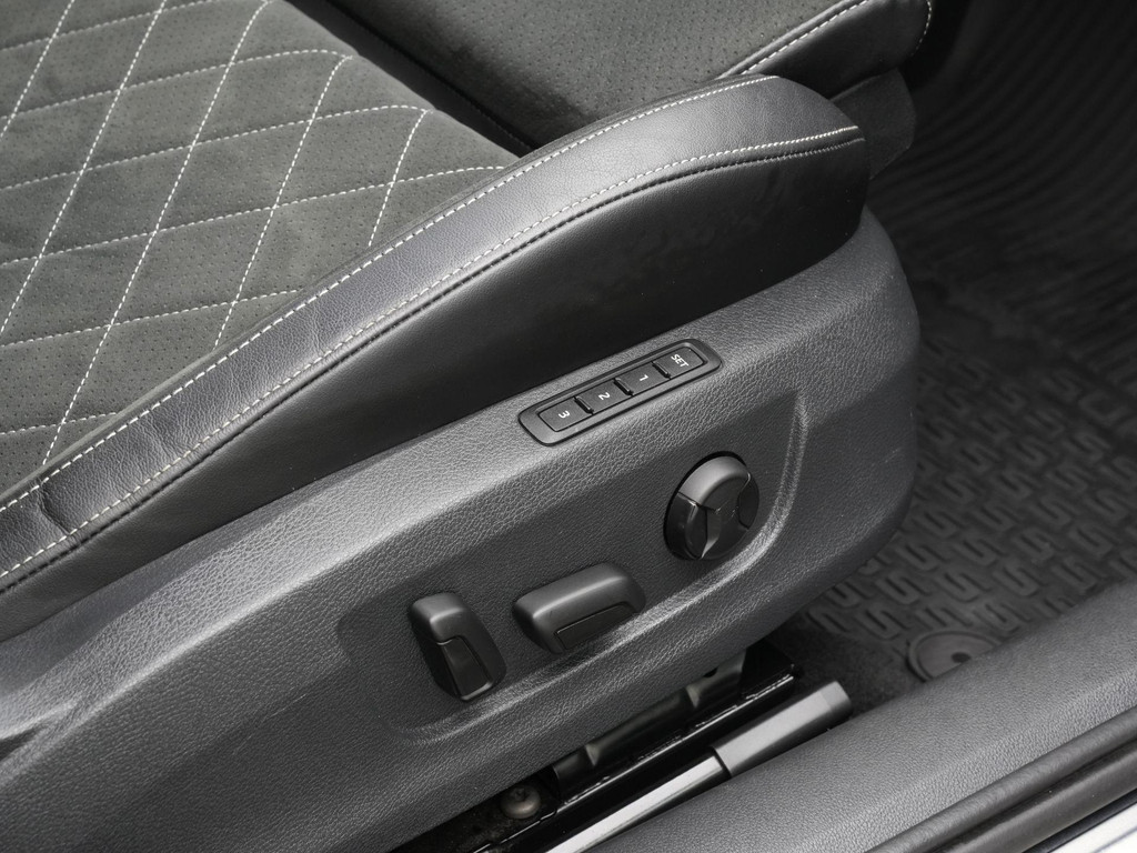 ŠKODA Superb (S549JK) met abonnement