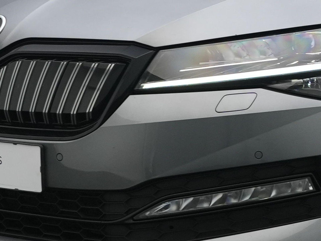 ŠKODA Superb (S549JK) met abonnement
