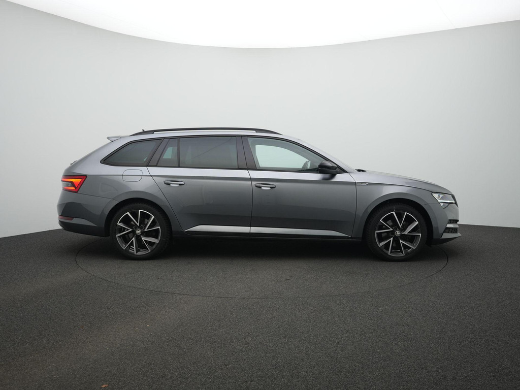 ŠKODA Superb (S549JK) met abonnement