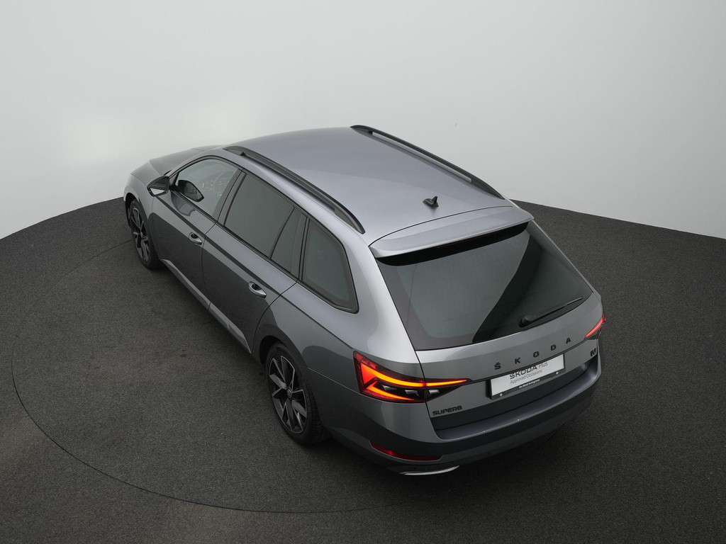 ŠKODA Superb (S549JK) met abonnement