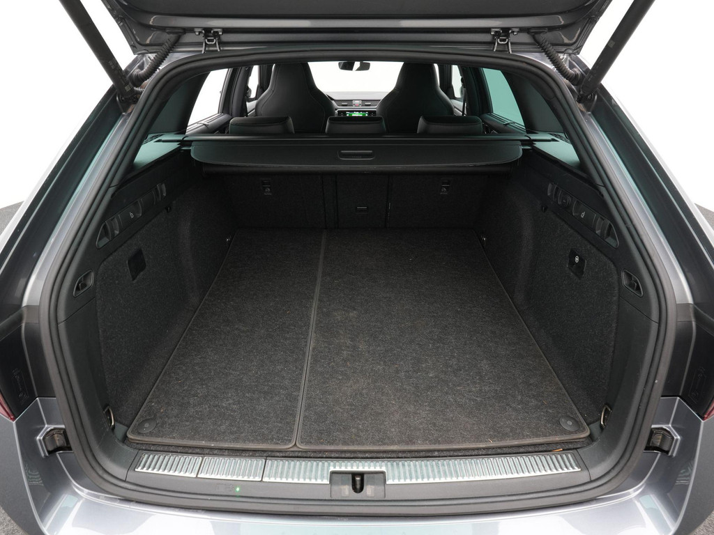 ŠKODA Superb (S549JK) met abonnement