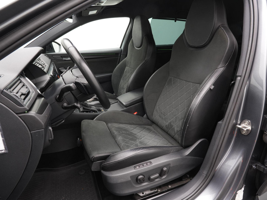 ŠKODA Superb (S549JK) met abonnement