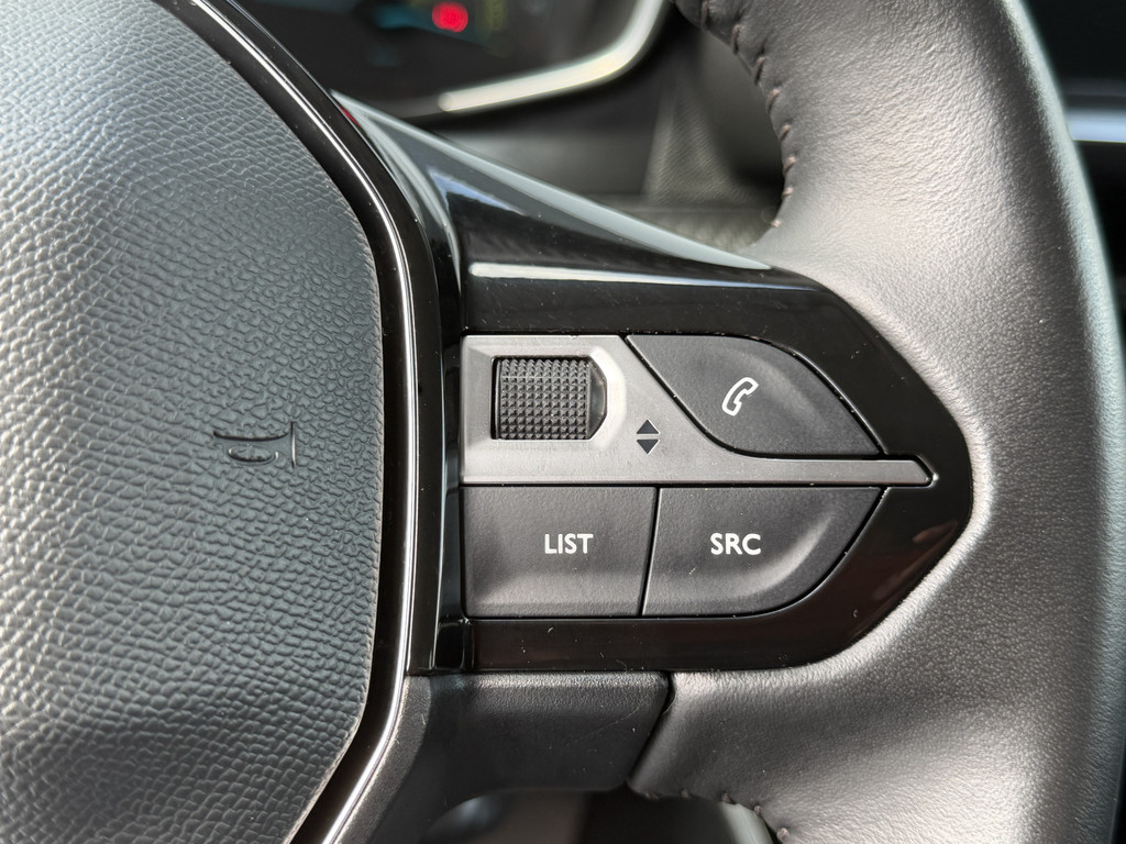 Peugeot e-2008 (N022GB) met abonnement