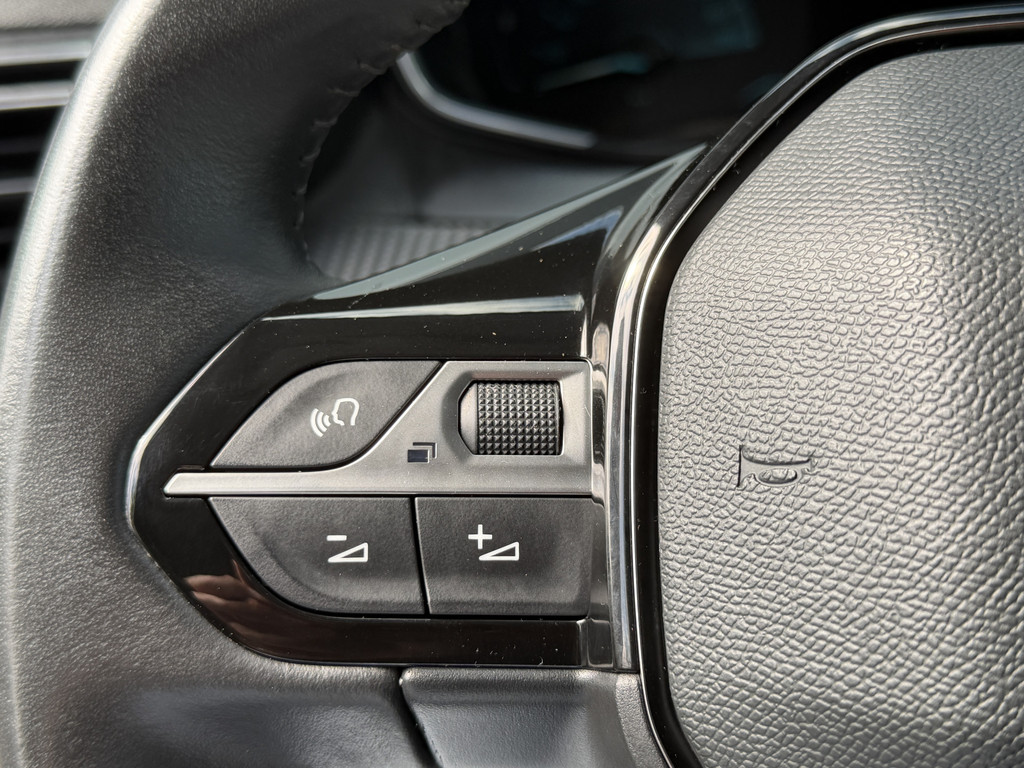 Peugeot e-2008 (N022GB) met abonnement