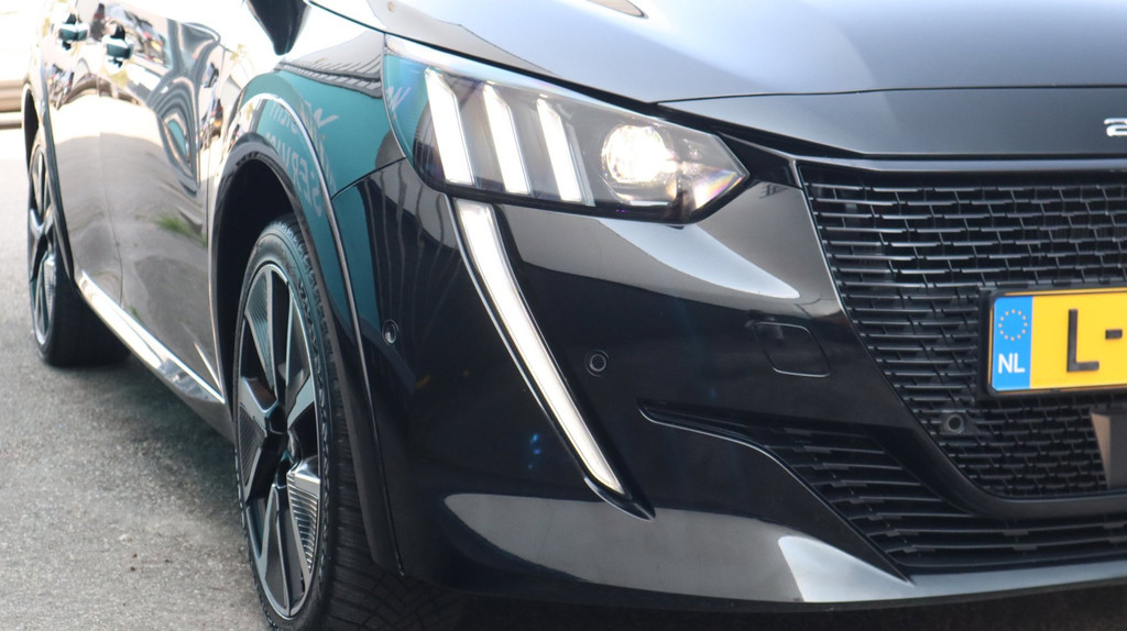 Peugeot e-208 (L939NT) met abonnement