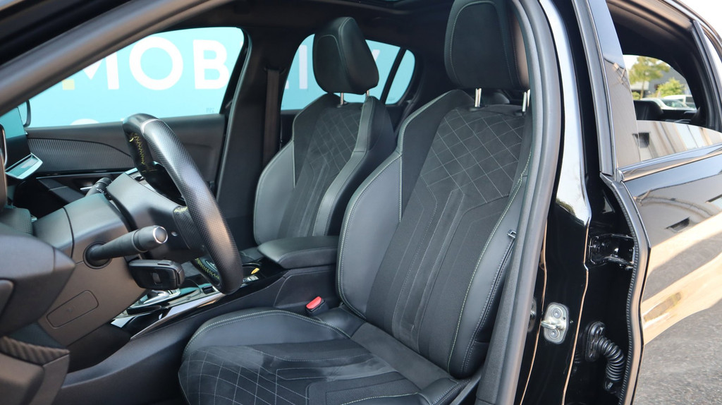 Peugeot e-208 (L939NT) met abonnement