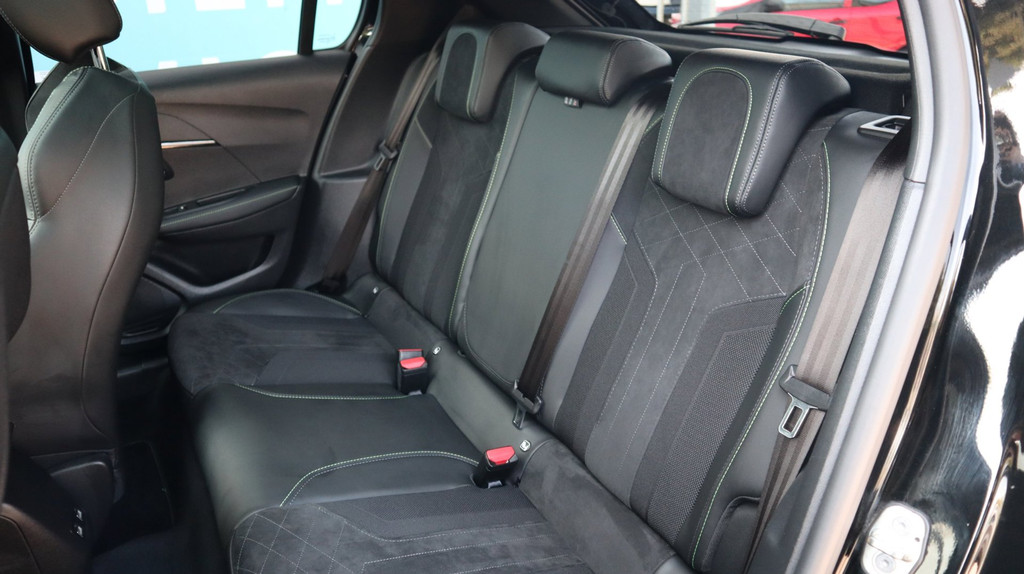 Peugeot e-208 (L939NT) met abonnement
