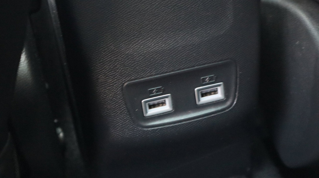 Peugeot e-208 (L939NT) met abonnement