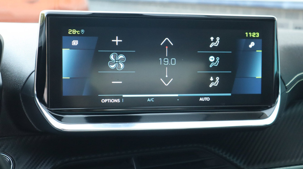 Peugeot e-208 (L939NT) met abonnement