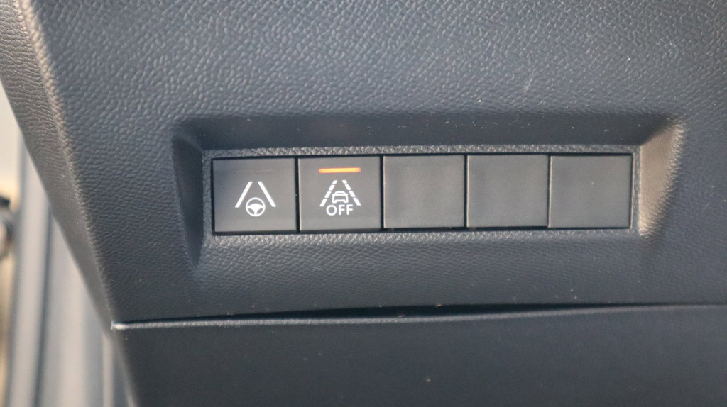 Peugeot e-208 (L939NT) met abonnement