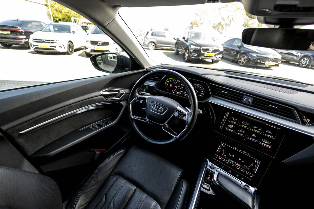 Audi e-tron (P663PF) met abonnement