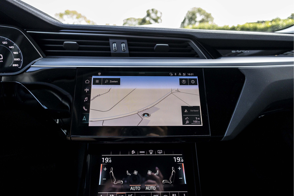 Audi e-tron (P663PF) met abonnement