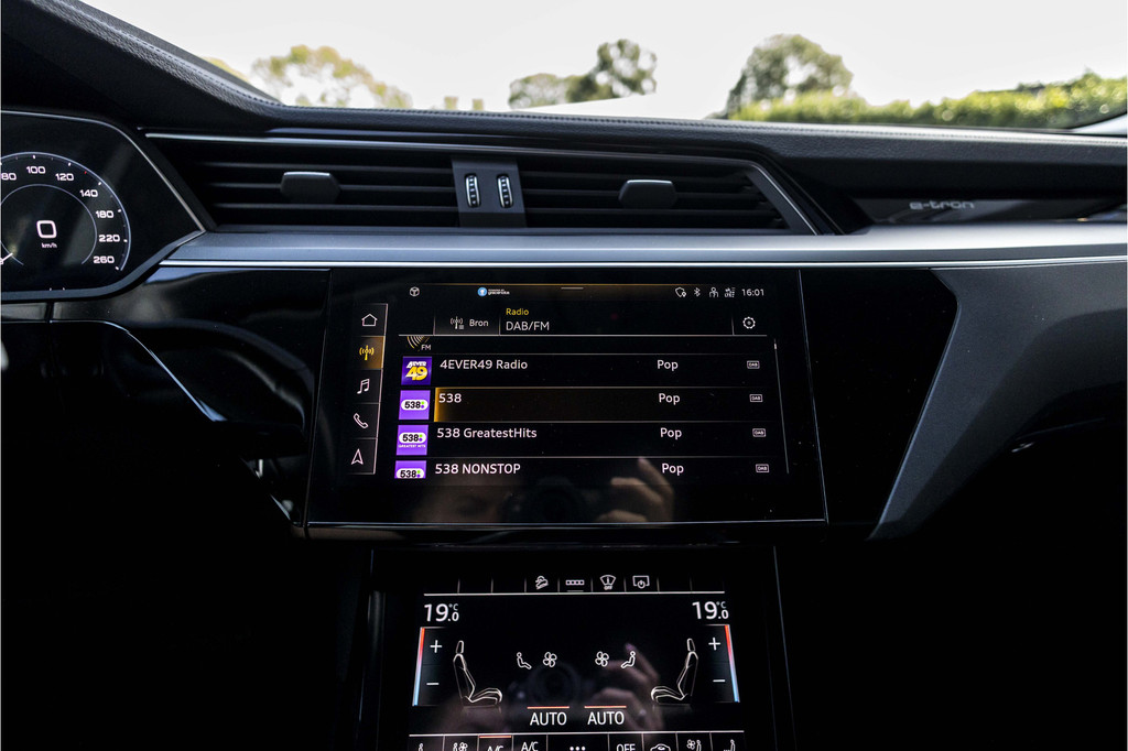 Audi e-tron (P663PF) met abonnement