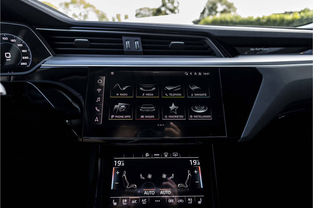 Audi e-tron (P663PF) met abonnement