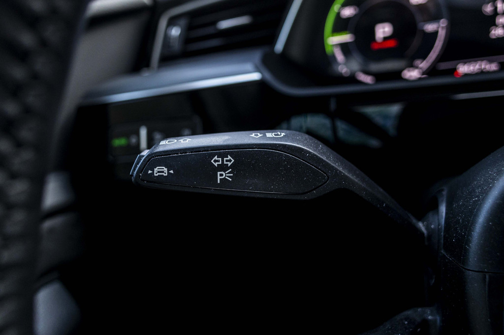 Audi e-tron (P663PF) met abonnement