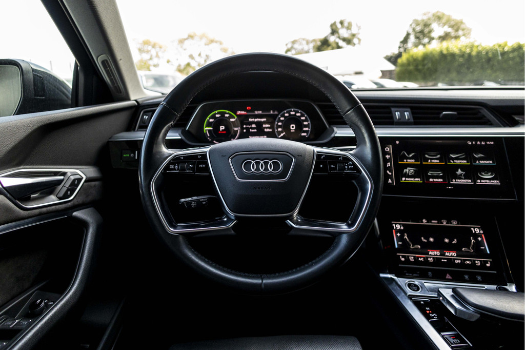 Audi e-tron (P663PF) met abonnement