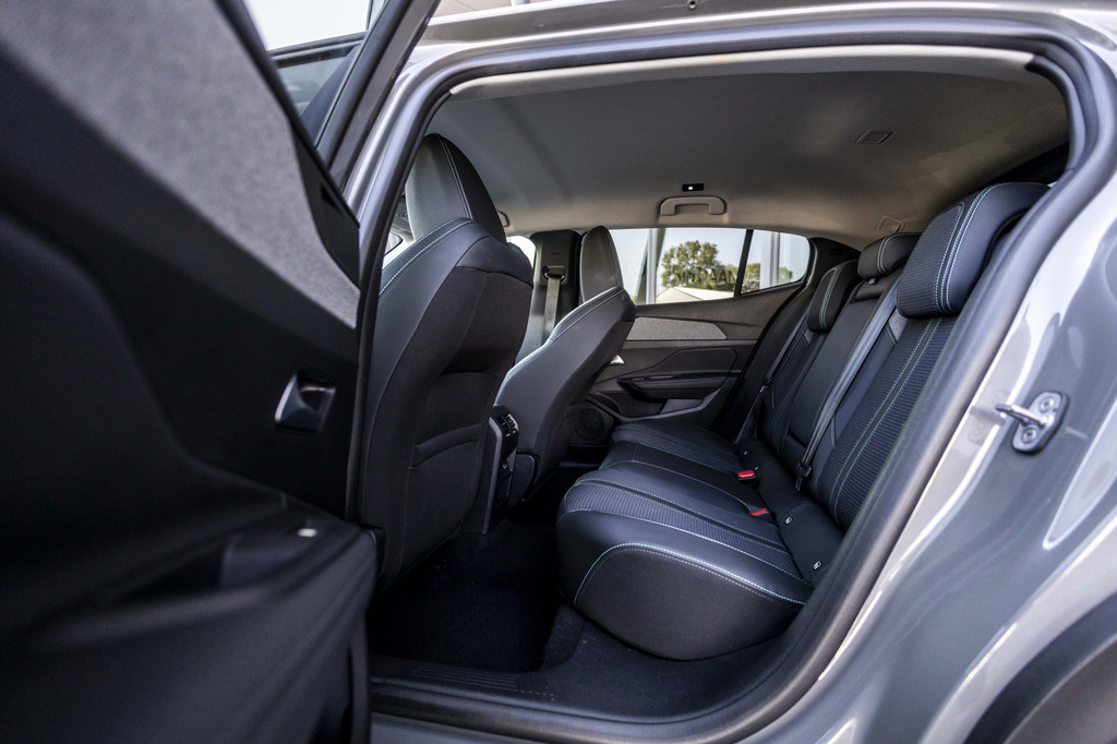Peugeot 408 (HJG29J) met abonnement