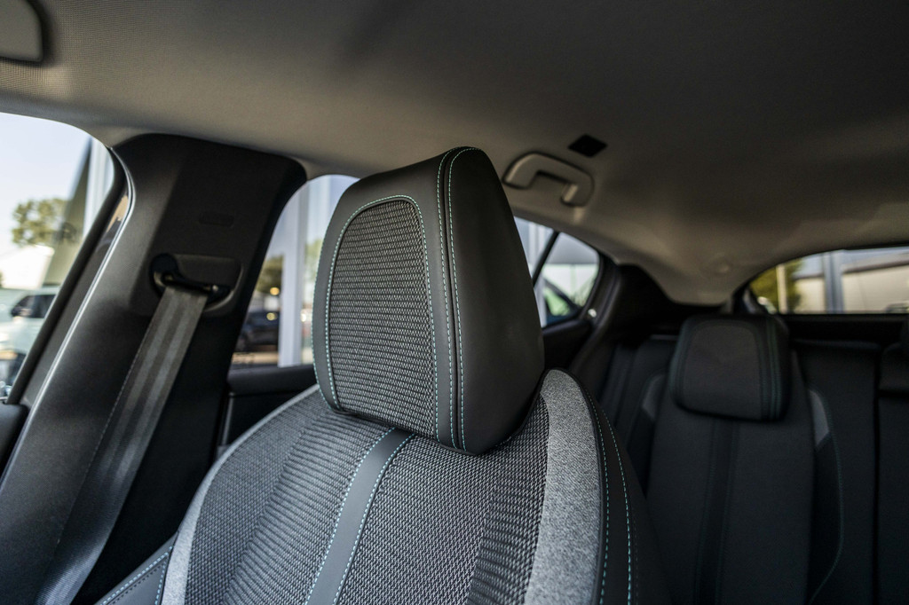 Peugeot 408 (HJG29J) met abonnement