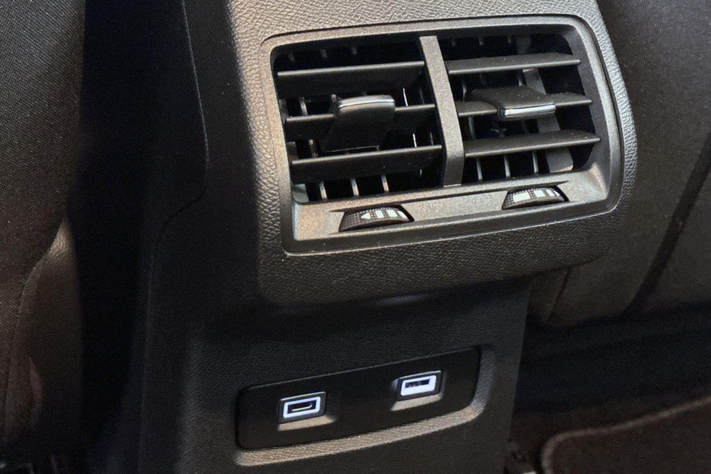 Citroën Ë-C4 (T252JZ) met abonnement