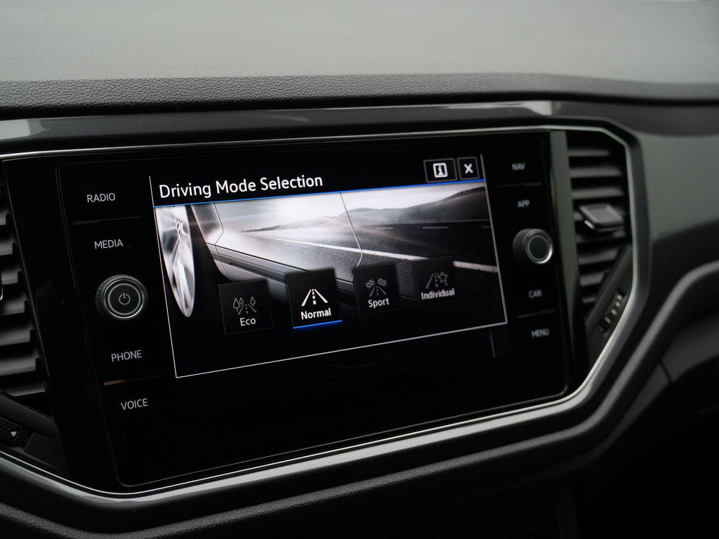 Volkswagen T-Roc (N483LZ) met abonnement