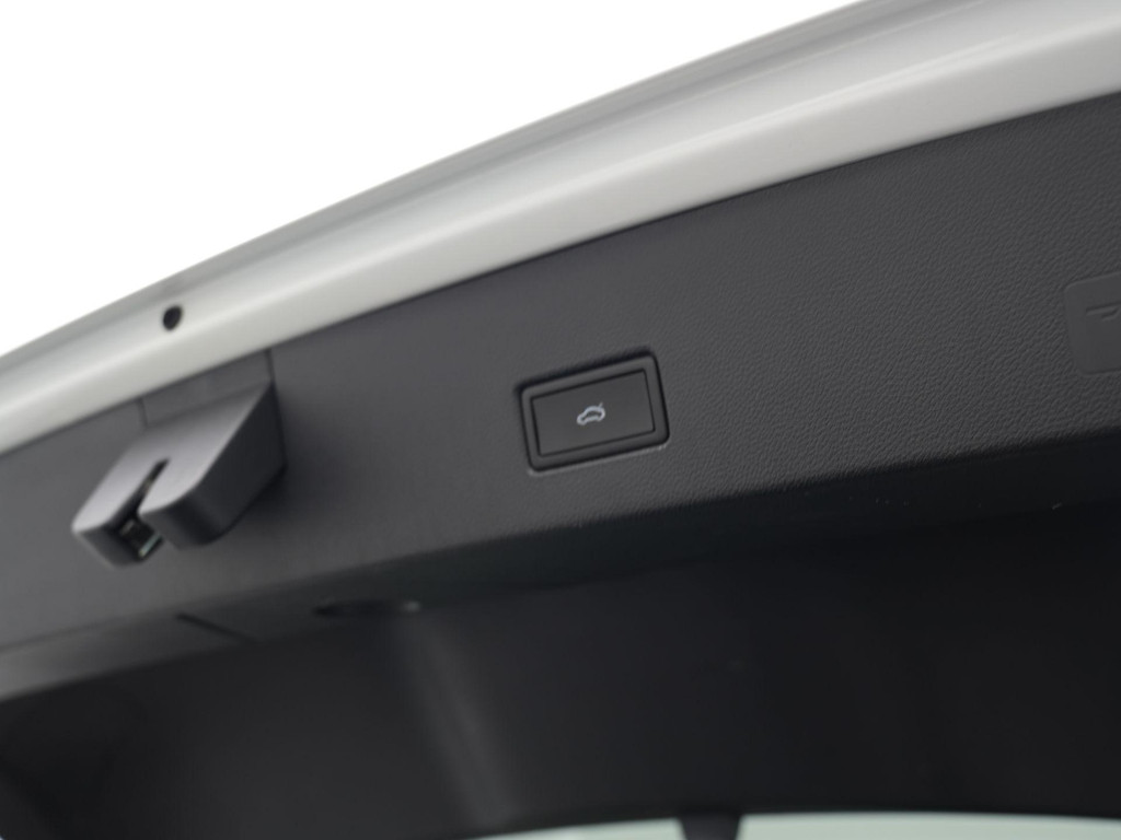 Volkswagen T-Roc (N483LZ) met abonnement
