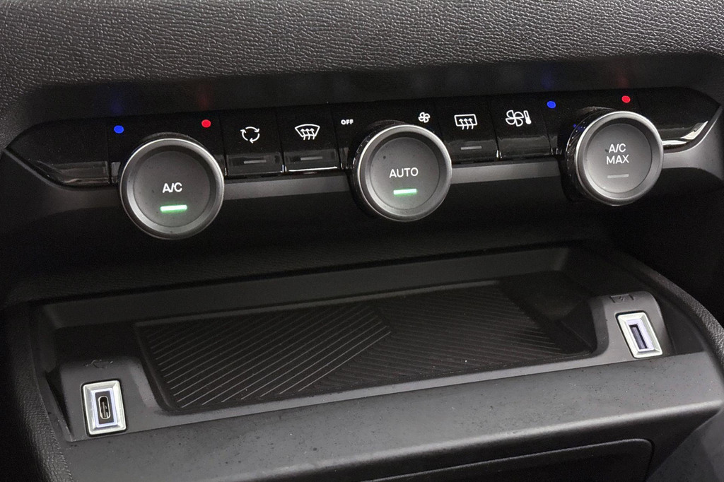 Citroën Ë-C4 (X699TZ) met abonnement