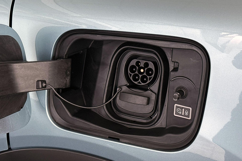 Citroën Ë-C4 (X699TZ) met abonnement