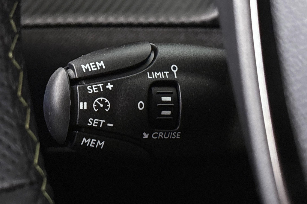 Peugeot e-208 (KSL62H) met abonnement