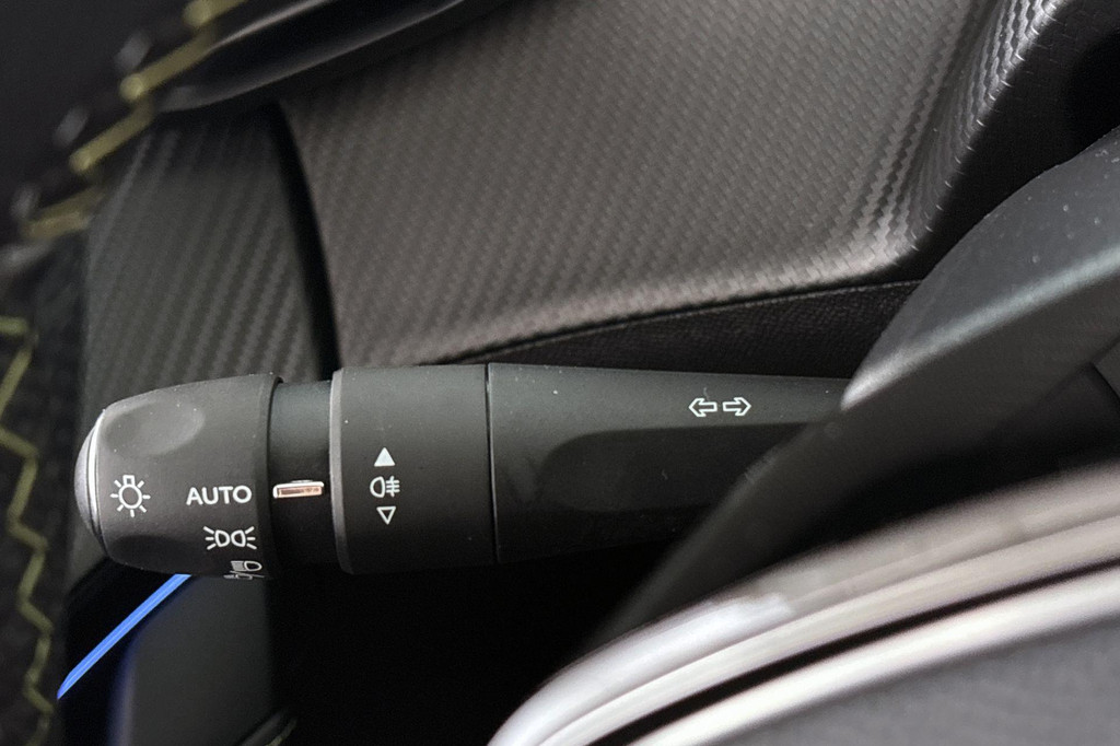 Peugeot e-208 (KSL62H) met abonnement