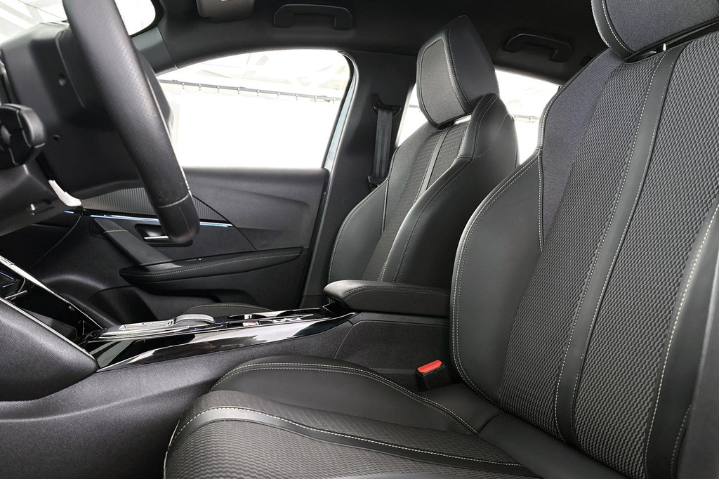 Peugeot e-208 (KSL62H) met abonnement