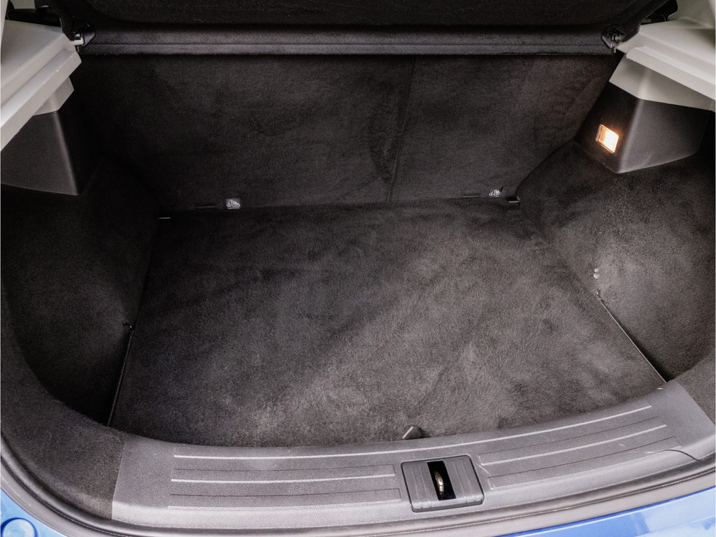 MG ZS-EV (K888JB) met abonnement