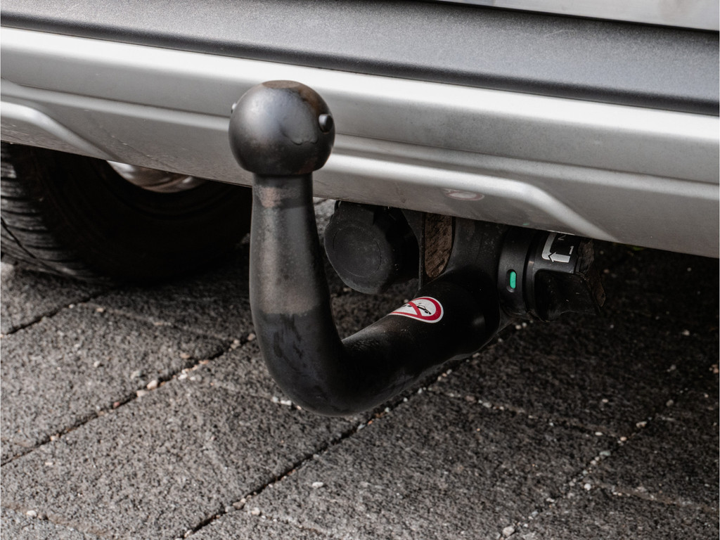 MG ZS-EV (K888JB) met abonnement