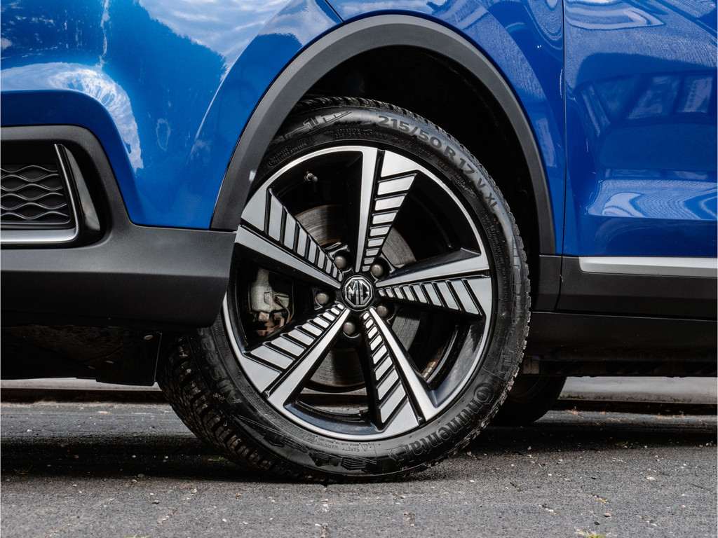 MG ZS-EV (K888JB) met abonnement