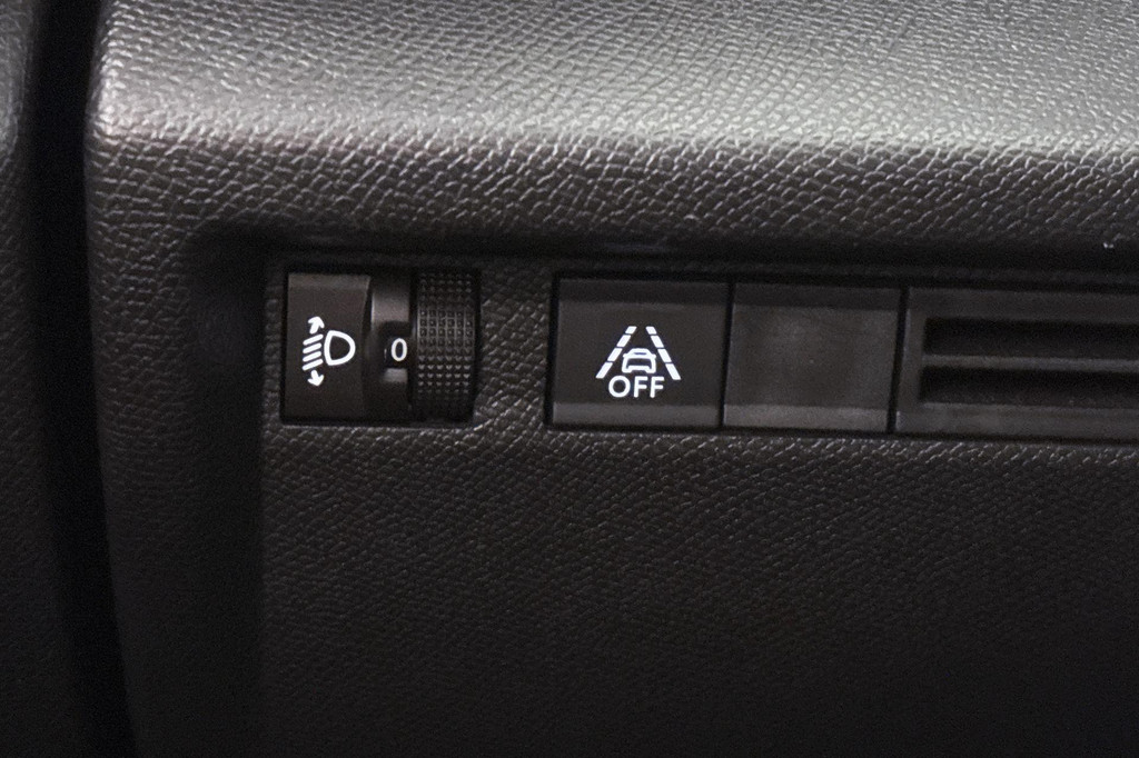 Citroën C4 (N996BZ) met abonnement